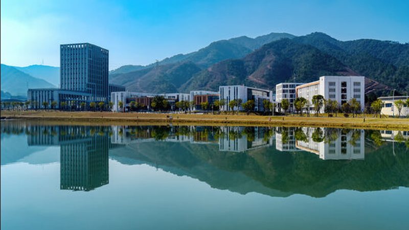 小型电子科技公司选型：如何从技术角度考量